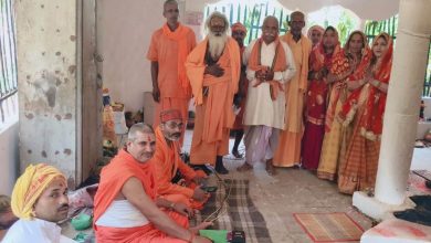 शिव मंदिर में श्रद्धालुओं ने किया दूध से रुद्राभिषेक पूजन