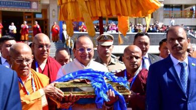 भगवान बुद्ध के दो प्रमुख शिष्यों, अर्हंत सारिपुत्र और अर्हंत मौद्गल्यायन के पवित्र अवशेषों के दर्शन किए