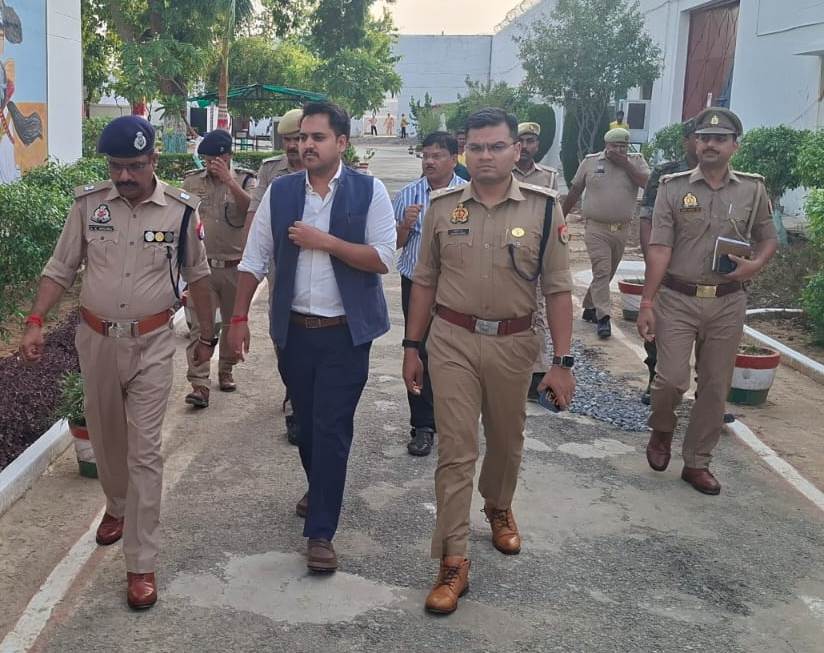 जिलाधिकारी एवं पुलिस अधीक्षक ने जिला कारागार चुर्क का किया औचक निरीक्षण