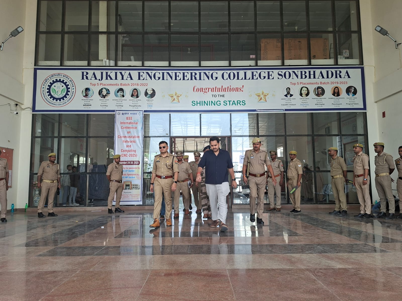 नीट परीक्षा की शुचिता पर प्रशासन की कड़ी नजर, डीएम-एसपी ने किया परीक्षा केंद्रों का निरीक्षण नीट परीक्षा की शुचिता पर प्रशासन की कड़ी नजर, डीएम-एसपी ने किया परीक्षा केंद्रों का निरीक्षण