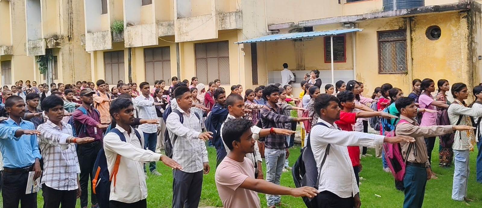 ओबरा डिग्री कॉलेज में युवाओं ने ली नशा मुक्ति की शपथ, सामाजिक बदलाव का दिया संदेश