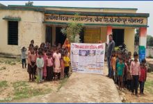 जिलाधिकारी के निर्देशन में विद्यालयों में आपदा जागरूकता अभियान, छात्र-छात्राओं को आपदा से बचाव के उपायों की दी जा रही जानकारी
