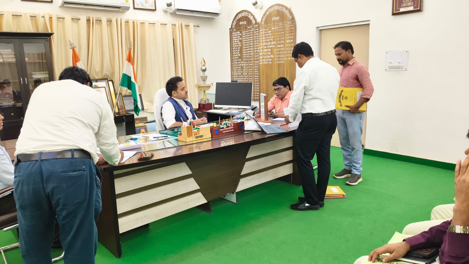 सभी विभागों को लक्ष्यपूर्ति एवं आर्थिक गतिविधियों में तेजी लाने के निर्देश सभी विभागों को लक्ष्यपूर्ति एवं आर्थिक गतिविधियों में तेजी लाने के निर्देश