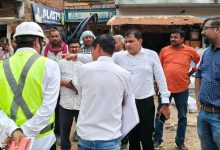 रामगढ़ रोड़ रेलवे ओवरब्रिज, 100 मीटर लंबा एवं 5 मीटर चौड़ा लिंक मार्ग बनेगा, गुरुवार तक कार्य पूर्ण किया जायेगा।