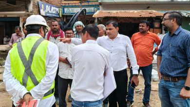 रामगढ़ रोड़ रेलवे ओवरब्रिज, 100 मीटर लंबा एवं 5 मीटर चौड़ा लिंक मार्ग बनेगा, गुरुवार तक कार्य पूर्ण किया जायेगा।