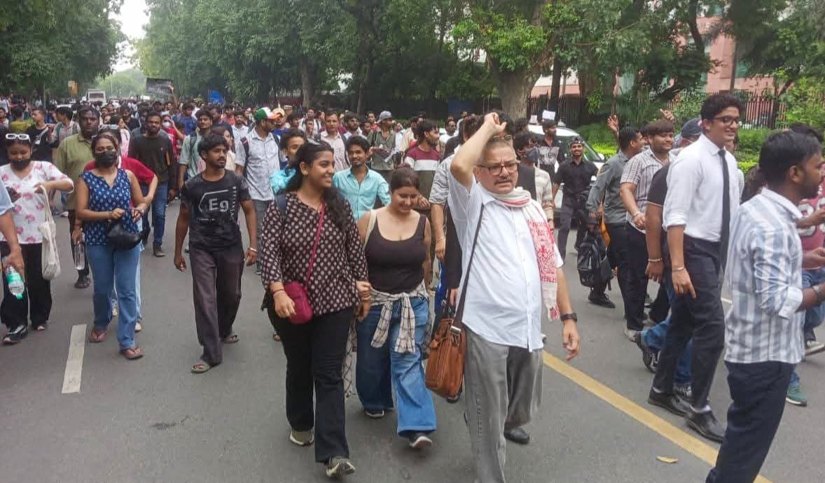 छात्रों का प्रदर्शन अभूतपूर्व, धर्मेंद्र प्रधान को तत्काल देना चाहिए इस्तीफा छात्रों का प्रदर्शन अभूतपूर्व, धर्मेंद्र प्रधान को तत्काल देना चाहिए इस्तीफा