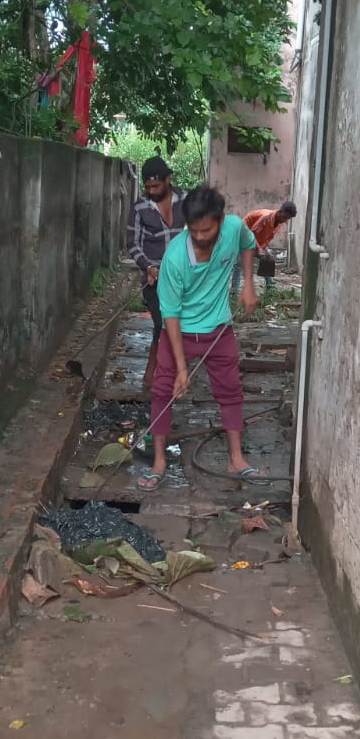 संचारी एवं दस्तक अभियान के तहत जनपद में युद्धस्तर पर चल रहा स्वच्छता व जनजागरूकता अभियान संचारी एवं दस्तक अभियान के तहत जनपद में युद्धस्तर पर चल रहा स्वच्छता व जनजागरूकता अभियान