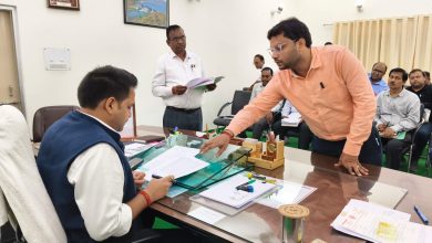 सोन पंप कैनाल से पेयजल आपूर्ति में विद्युत समस्या का तत्काल करें समाधान-जिलाधिकारी
