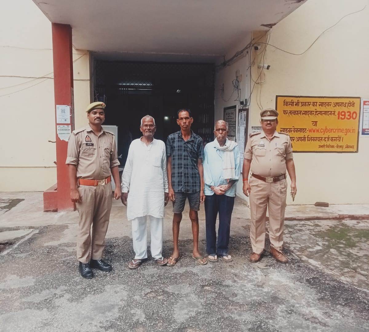 बीजपुर पुलिस का वारंटियों पर शिकंजा, तीन अभियुक्त गिरफ्तार कर भेजे गए न्यायालय