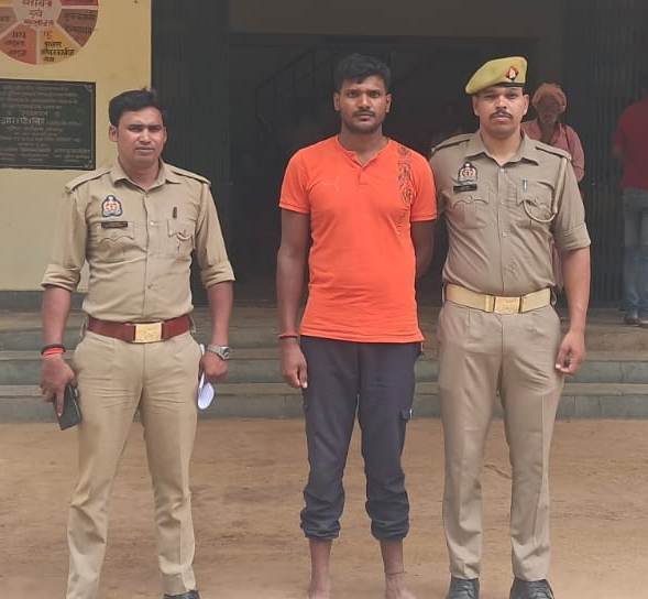 थाना घोरावल पुलिस द्वारा 1 वांछित अभियुक्त गिरफ्तार थाना घोरावल पुलिस द्वारा 1 वांछित अभियुक्त गिरफ्तार