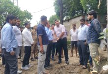 दुद्धीचुआ परियोजना के समीप वर्षा प्रभावित परिवारों की मदद में जुटा जिला प्रशासन, राहत एवं सहायता कार्य युद्धस्तर पर जारी