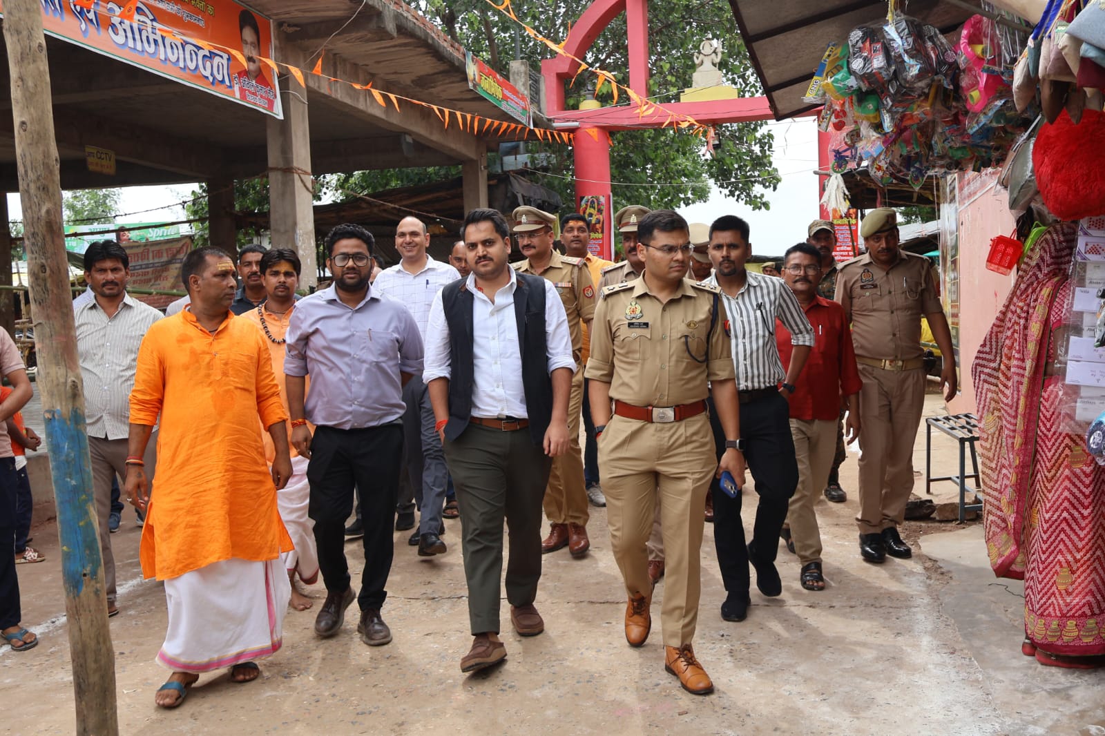 जिलाधिकारी एवं पुलिस अधीक्षक ने शिवद्वार मंदिर में कांवड़ यात्रा व्यवस्थाओं का किया स्थलीय निरीक्षण जिलाधिकारी एवं पुलिस अधीक्षक ने शिवद्वार मंदिर में कांवड़ यात्रा व्यवस्थाओं का किया स्थलीय निरीक्षण