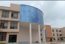 डिग्री कॉलेज गोमिया में पानी की समस्या के कारण शौचालय बंद