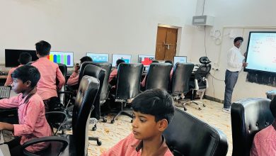 स्मार्ट क्लास, आई0सी0टी0 और कंप्यूटर शिक्षा से विद्यालयों में सीखने का बदल रहा स्वरूप स्मार्ट क्लास, आई0सी0टी0 और कंप्यूटर शिक्षा से विद्यालयों में सीखने का बदल रहा स्वरूप