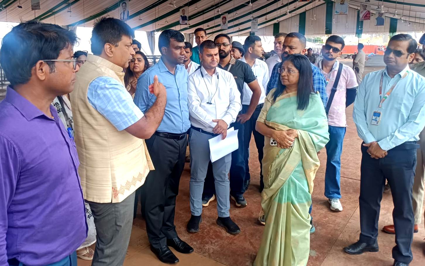 आदिवासी महोत्सव 2026 की तैयारियों पर अपर मुख्य सचिव वंदना दादेल ने मोराबादी मैदान का किया निरीक्षण, दिए निर्देश