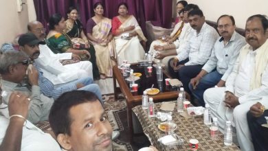 प्रयागराज-स्वतंत्रता दिवस पर वृद्धाश्रम नैनी में बुजुर्गजनों के बीच रौनियार परिवार