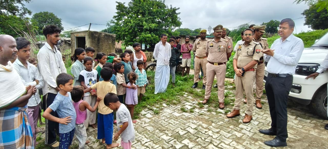 बढ़ते जलस्तर को लेकर प्रशासन अलर्ट, नदी किनारे बसे गांवों में पहुंचकर ग्रामीणों को किया जागरूक बढ़ते जलस्तर को लेकर प्रशासन अलर्ट, नदी किनारे बसे गांवों में पहुंचकर ग्रामीणों को किया जागरूक