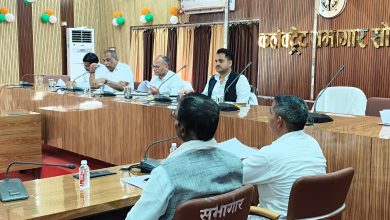 वाराणसी खण्ड स्नातक एवं शिक्षक निर्वाचन क्षेत्र के मतदेय स्थलों के प्रस्ताव पर बनी सहमति वाराणसी खण्ड स्नातक एवं शिक्षक निर्वाचन क्षेत्र के मतदेय स्थलों के प्रस्ताव पर बनी सहमति