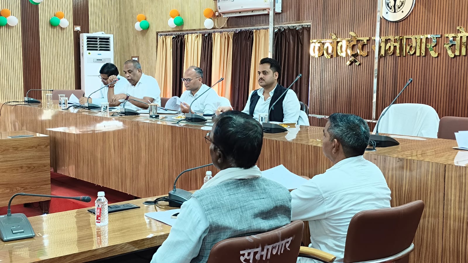 वाराणसी खण्ड स्नातक एवं शिक्षक निर्वाचन क्षेत्र के मतदेय स्थलों के प्रस्ताव पर बनी सहमति