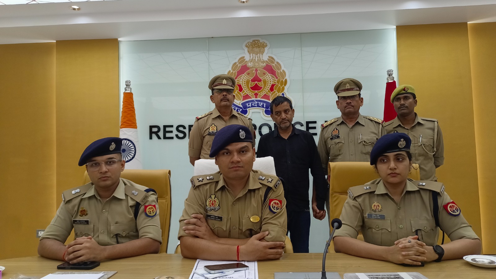 49.20 ग्राम अवैध हेरोइन एवं मोबाइल फोन बरामद, 1 अभियुक्त गिरफ्तार 49.20 ग्राम अवैध हेरोइन एवं मोबाइल फोन बरामद, 1 अभियुक्त गिरफ्तार
