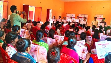 किशोरियों को दिया गया स्वरक्षा एवं महिला अधिकारों का प्रशिक्षण किशोरियों को दिया गया स्वरक्षा एवं महिला अधिकारों का प्रशिक्षण