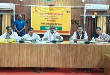 प्रभारी मंत्री ने विकास कार्यों एवं सेवा संकल्प अभियान की गतिविधियों की समीक्षा कर दिए समयबद्ध क्रियान्वयन के निर्देश