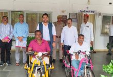 जनसुनवाई में मिला संबल, मोटराइज्ड ट्राई साइकिल से आत्मनिर्भरता की राह हुई आसान