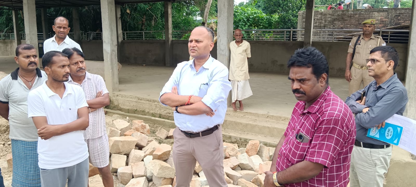 निर्माण कार्यों में मानकों का कड़ाई से पालन सुनिश्चित करने के निर्देश, मंदिर व तालाब परिसरों की साफ-सफाई पर भी जोर