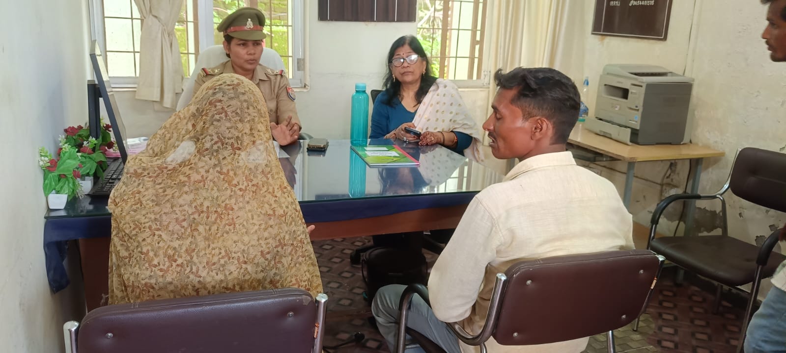 मिशन शक्ति के तहत महिला थाना रॉबर्ट्सगंज के परिवार परामर्श केंद्र की प्रभावी पहल मिशन शक्ति के तहत महिला थाना रॉबर्ट्सगंज के परिवार परामर्श केंद्र की प्रभावी पहल