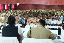 मतदान के दिन सतर्क रहें अधिकारी, निर्वाचन आयोग के दिशा-निर्देशों का कड़ाई से कराएं अनुपालन