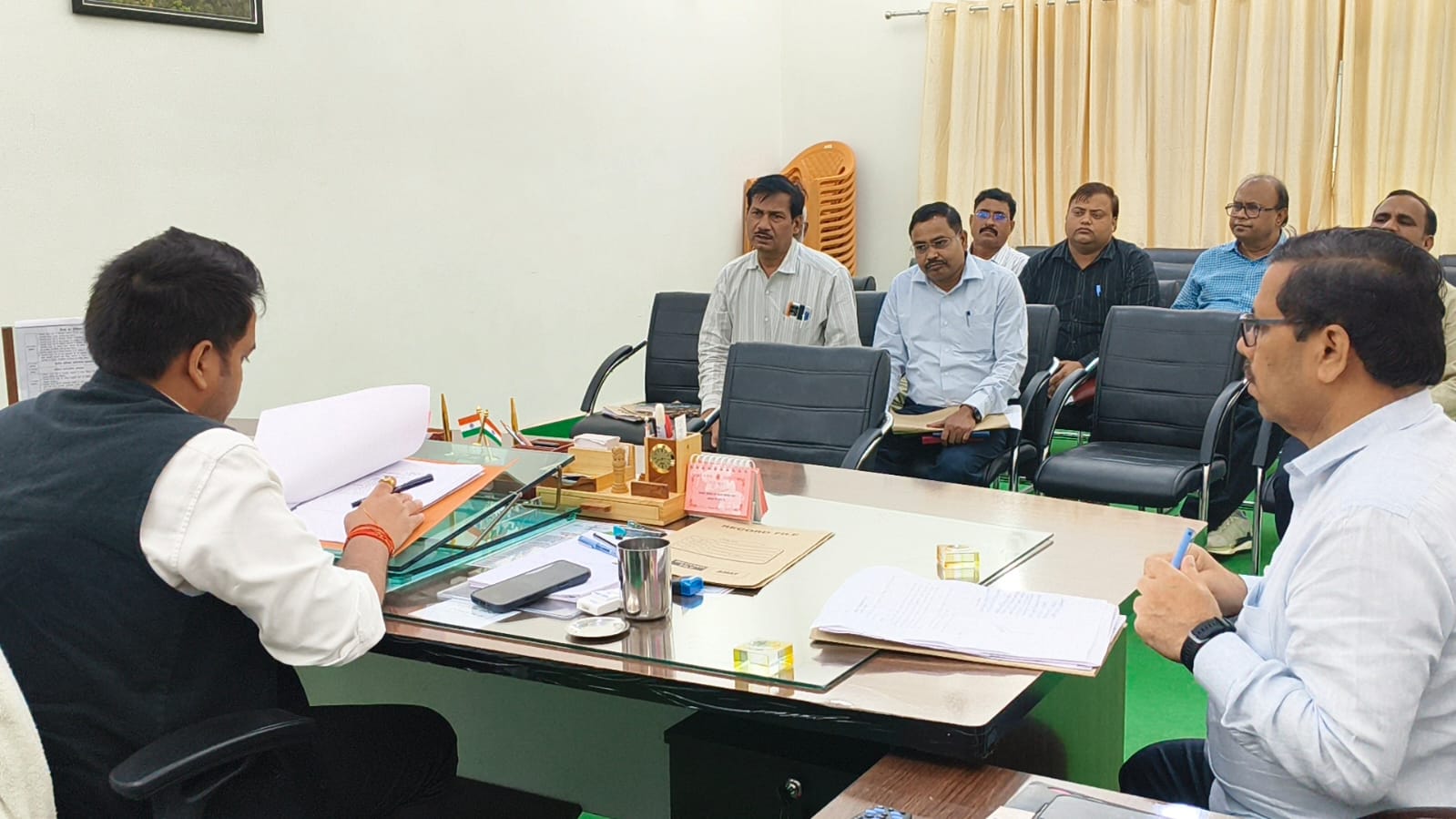 नहरों की सिल्ट सफाई निर्धारित रोस्टर के अनुसार कराएं, गुणवत्ता से समझौता बर्दाश्त नहीं- जिलाधिकारी नहरों की सिल्ट सफाई निर्धारित रोस्टर के अनुसार कराएं, गुणवत्ता से समझौता बर्दाश्त नहीं- जिलाधिकारी