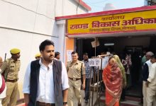 एमएलसी निर्वाचन के दृष्टिगत जिलाधिकारी एवं पुलिस अधीक्षक ने मतदान केंद्रों का किया निरीक्षण