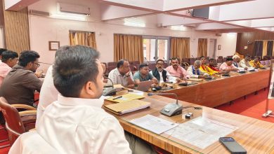 जिला निर्वाचन अधिकारी चर्चित गौड़ ने मान्यता प्राप्त राजनैतिक दलों के प्रतिनिधियों के साथ की बैठक