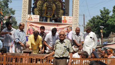 पितृपक्ष की एकादशी पर अग्रसेन चौक मुरार में हुआ प्रसादी वितरण।