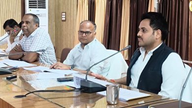 नए मतदाताओं के नाम मतदाता सूची में दर्ज कराने के लिए बूथवार लक्ष्य निर्धारित करे-जिलाधिकारी