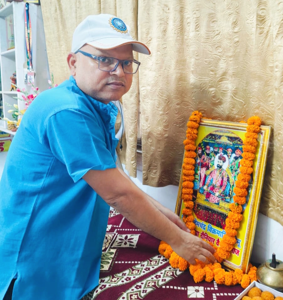 रौनियार समाज-सम्राट हेमचंद्र विक्रमादित हेमू का विजय दिवस बड़े ही धूमधाम के साथ मनाया गया। डा ए के गुप्ता (रौनियार) प्रदेश अध्यक्ष