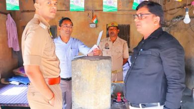 कानपुर रोड स्थित खनिज बैरियर पर डीएम और एसपी का औचक निरीक्षण, अवैध खनिज परिवहन पर सख्ती के निर्देश