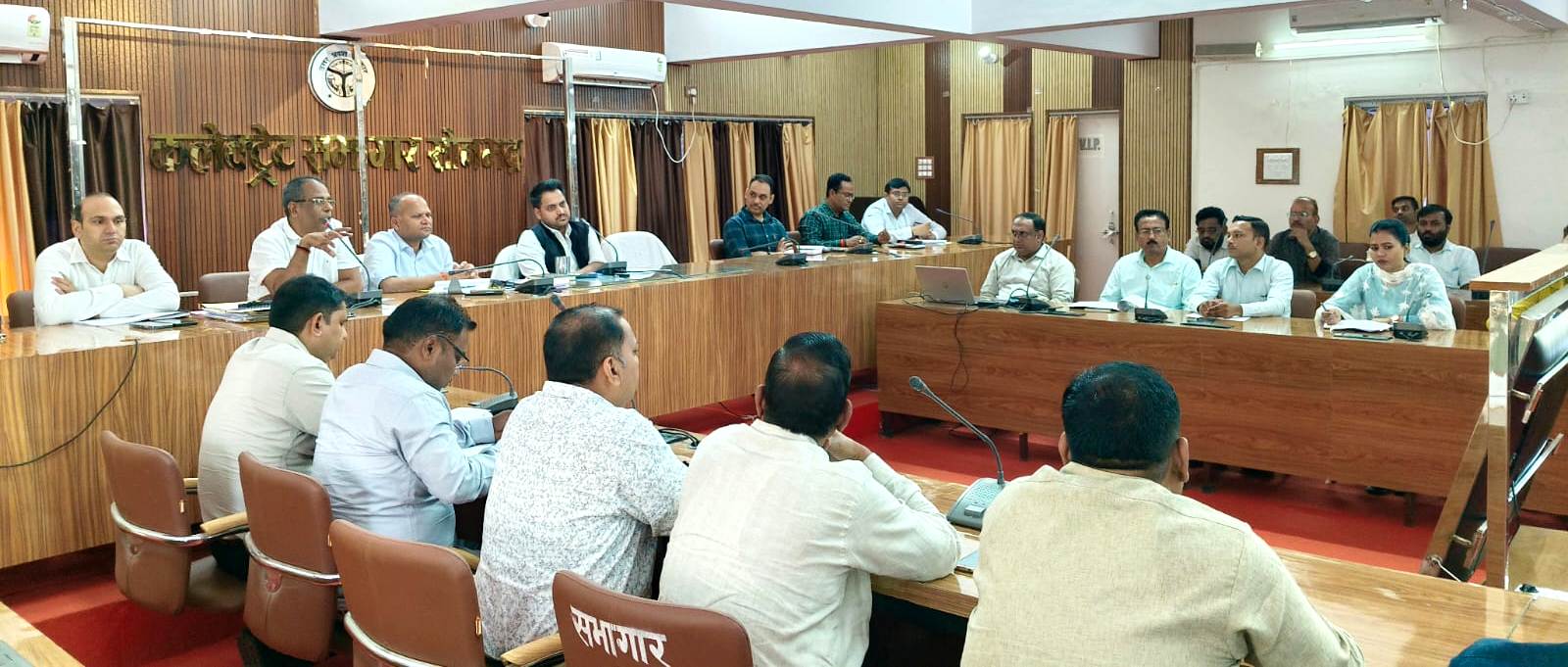 विधान परिषद स्नातक एवं शिक्षक निर्वाचन-2026 की तैयारियों को लेकर जिलाधिकारी ने की समीक्षा विधान परिषद स्नातक एवं शिक्षक निर्वाचन-2026 की तैयारियों को लेकर जिलाधिकारी ने की समीक्षा